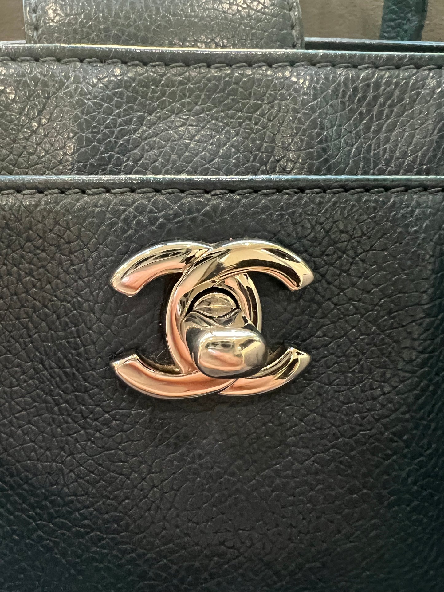 CHANEL Executive Cerf Tote