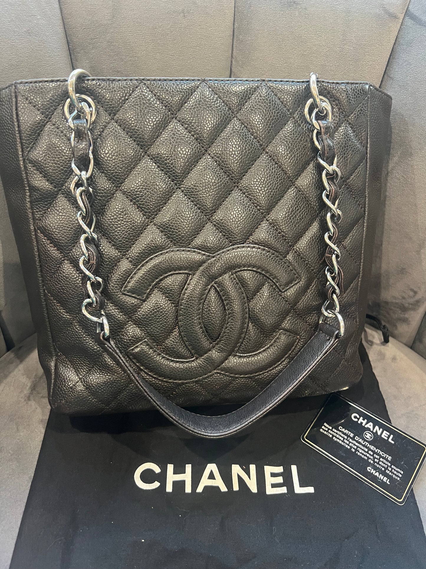 CHANEL Petite Shopping Tote