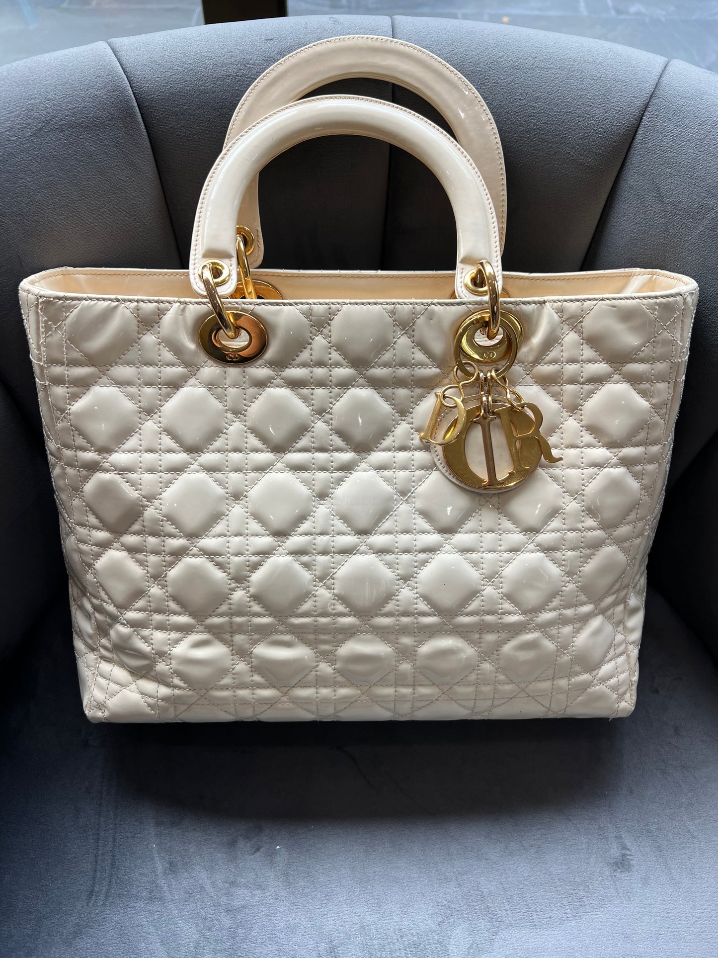 CHRISTIAN DIOR Patent Cannage Large Lady Dior Ivory