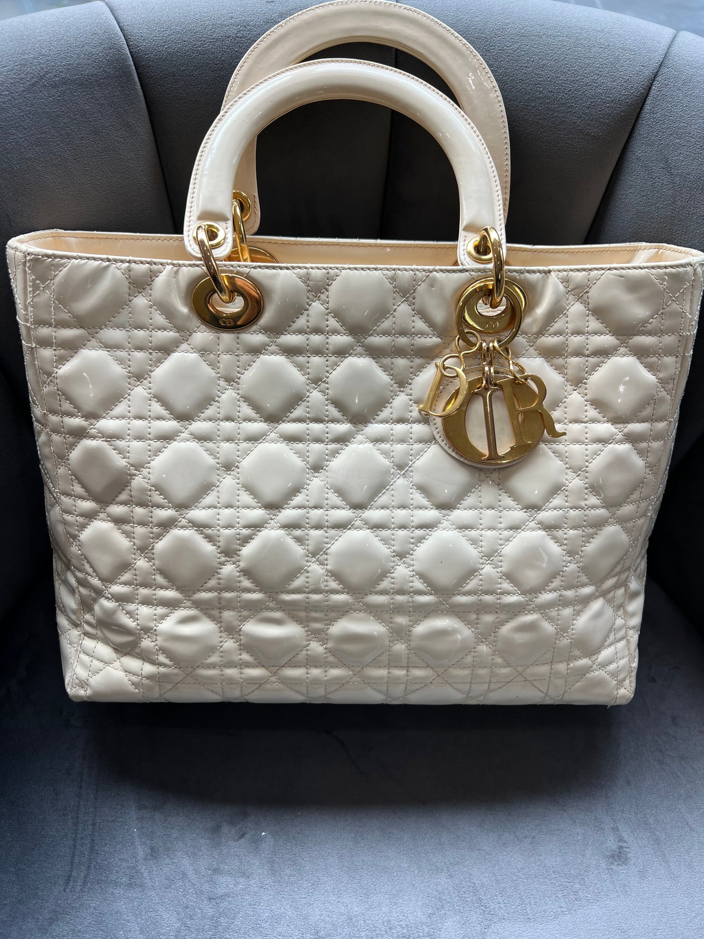 CHRISTIAN DIOR Patent Cannage Large Lady Dior Ivory