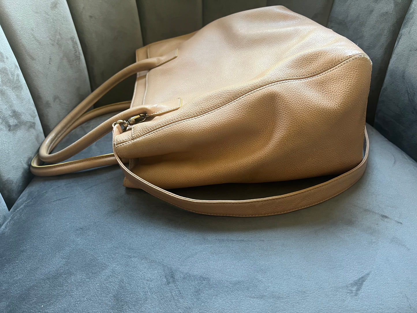 Vintage Chanel Cerf Tote beige