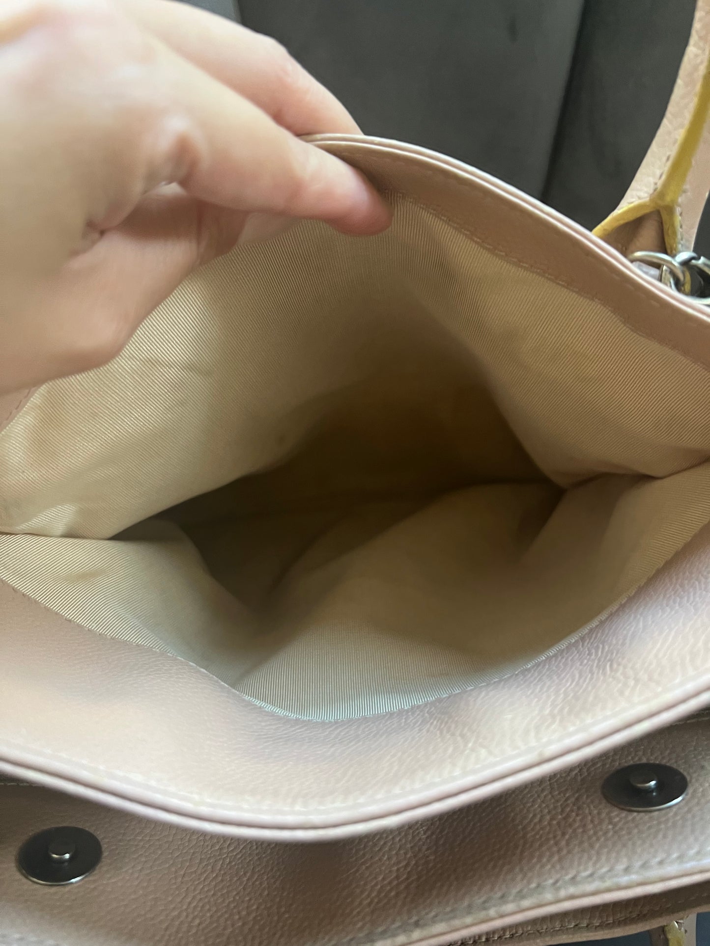 Vintage Chanel Cerf Tote beige