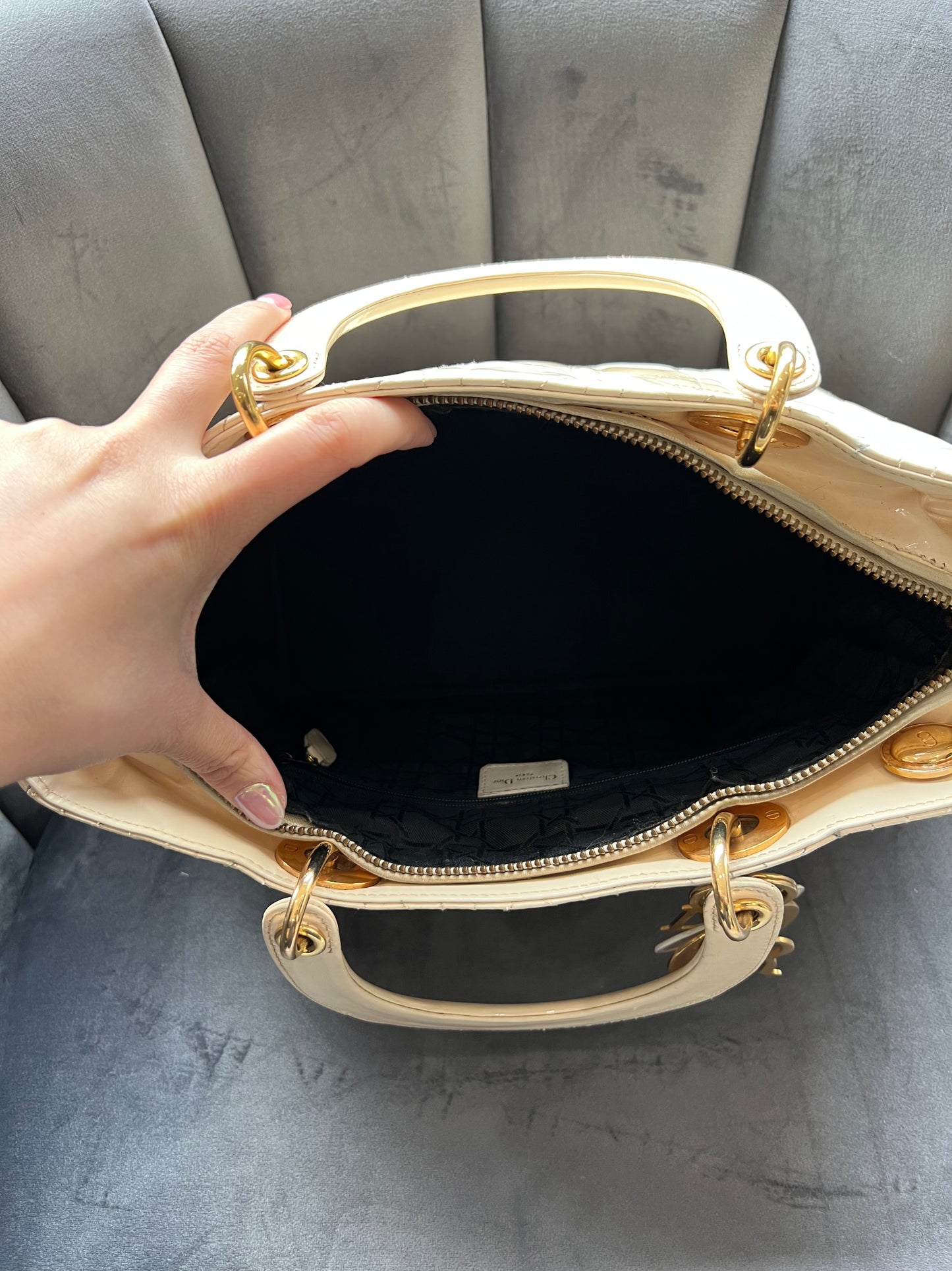 CHRISTIAN DIOR Patent Cannage Large Lady Dior Ivory