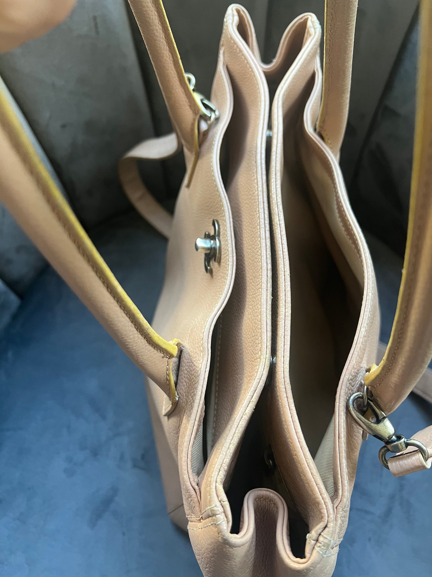Vintage Chanel Cerf Tote beige