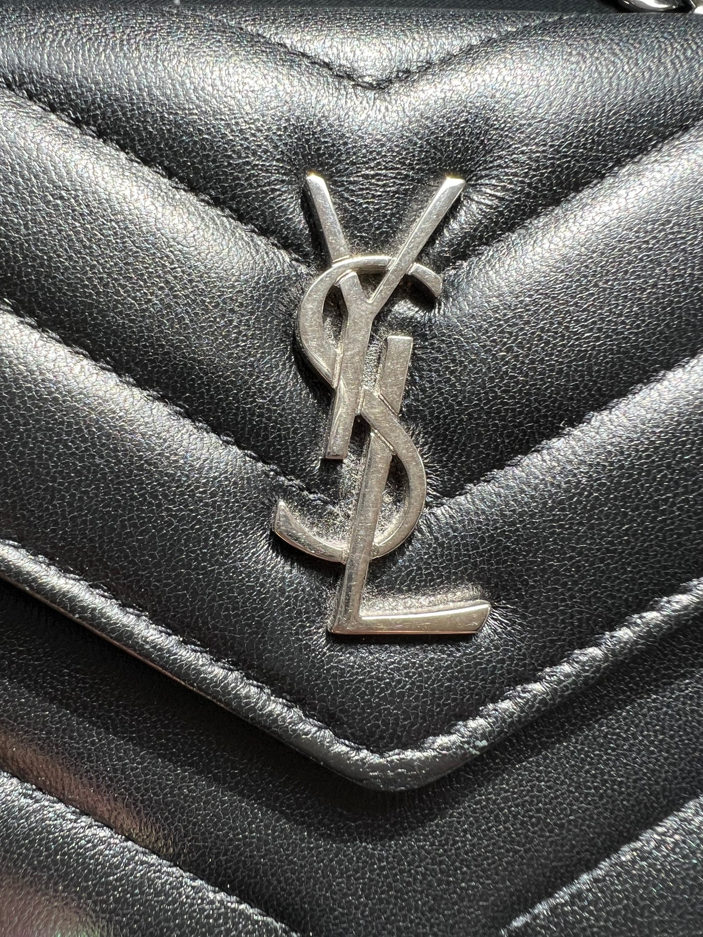 SAINT LAURENT Lou Lou Wallet on Chain