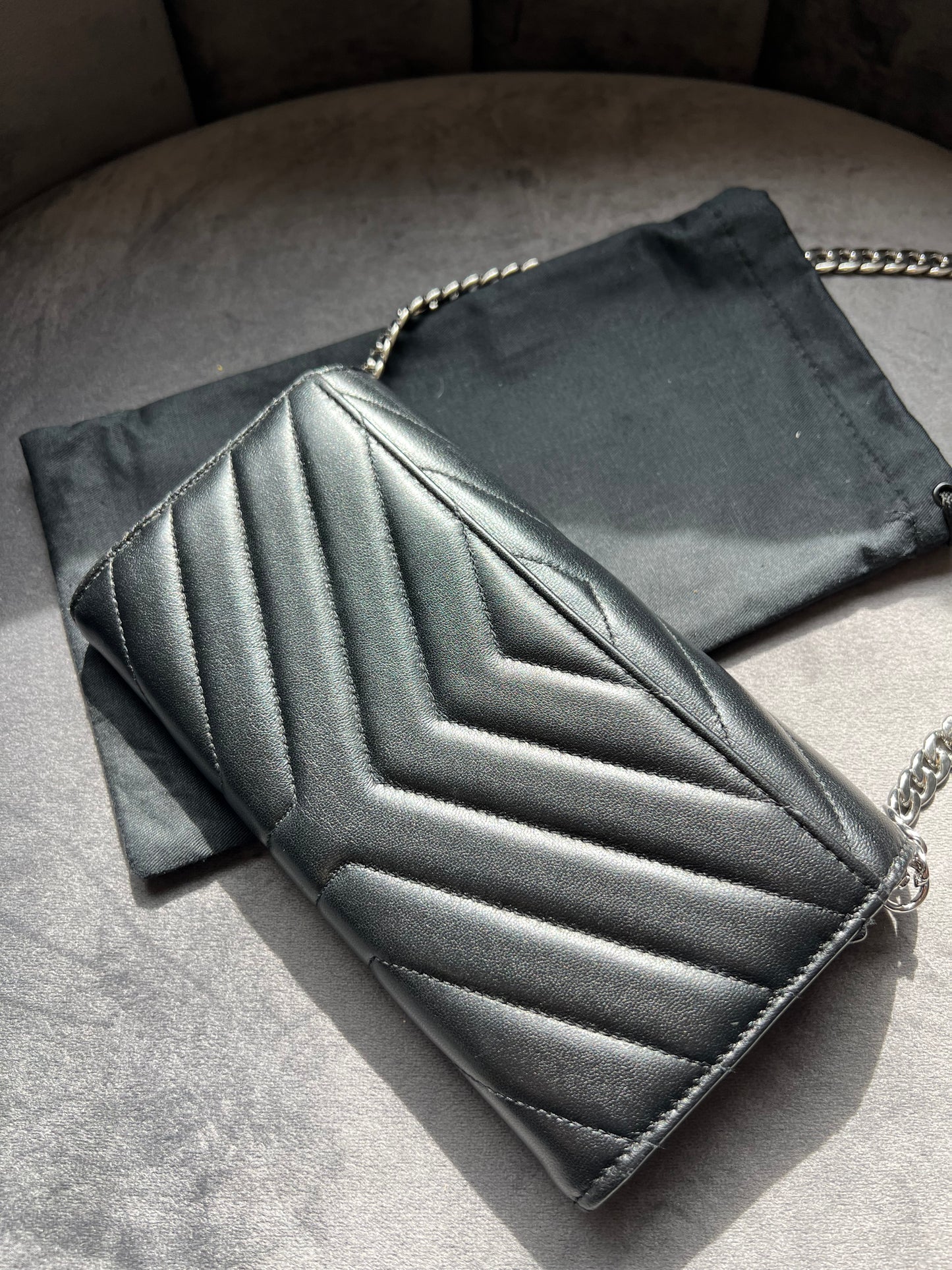 SAINT LAURENT Lou Lou Wallet on Chain