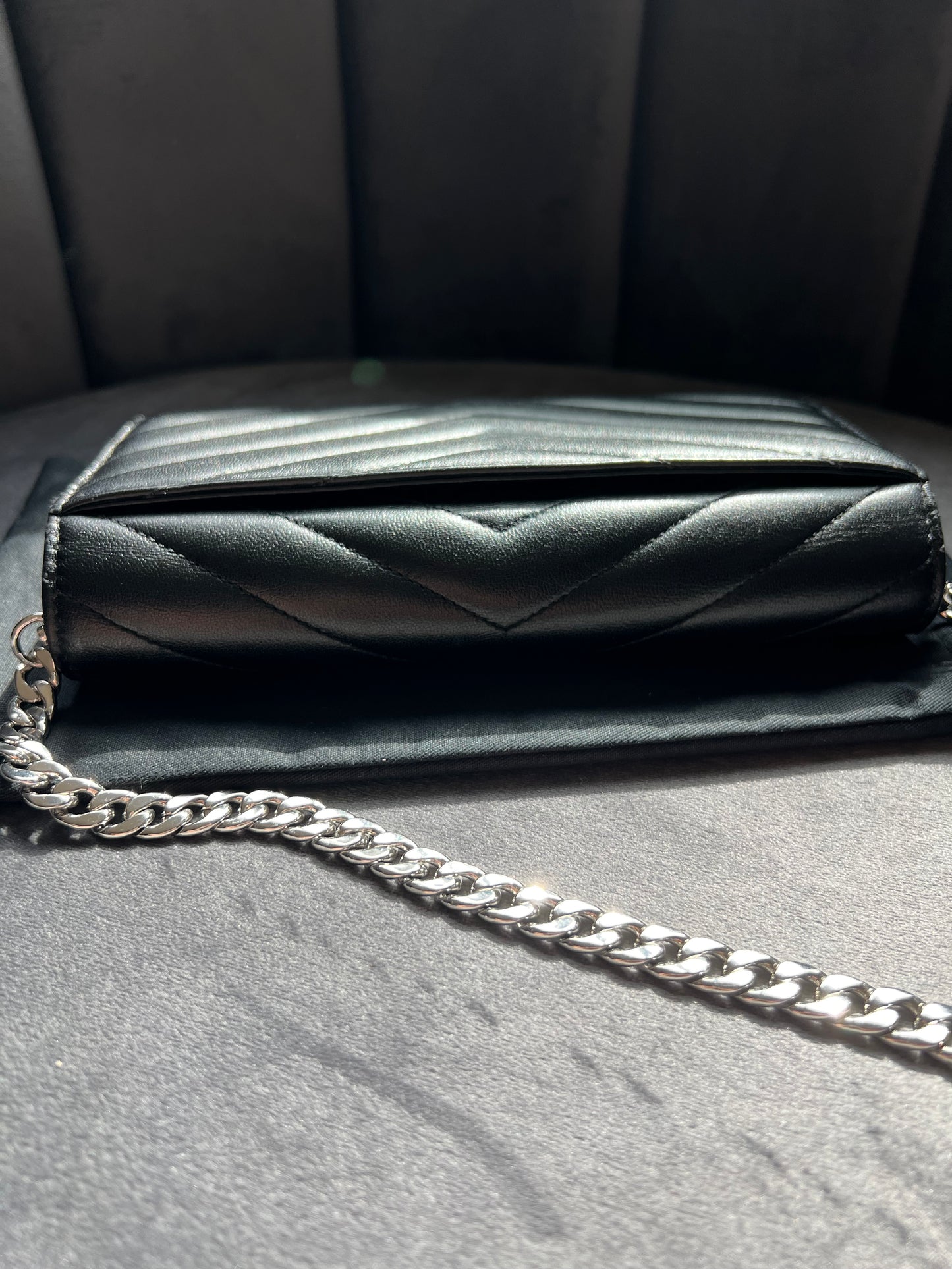 SAINT LAURENT Lou Lou Wallet on Chain