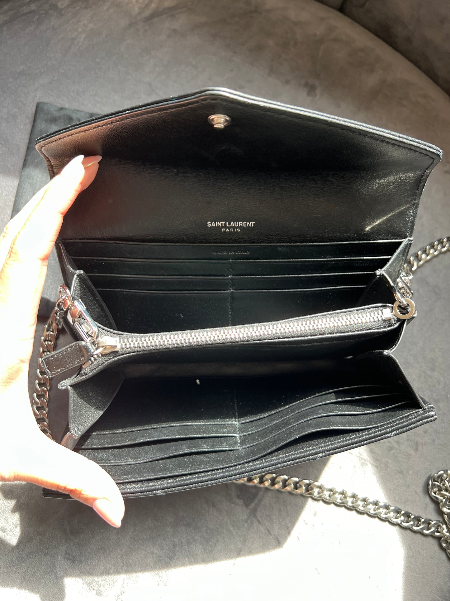 SAINT LAURENT Lou Lou Wallet on Chain
