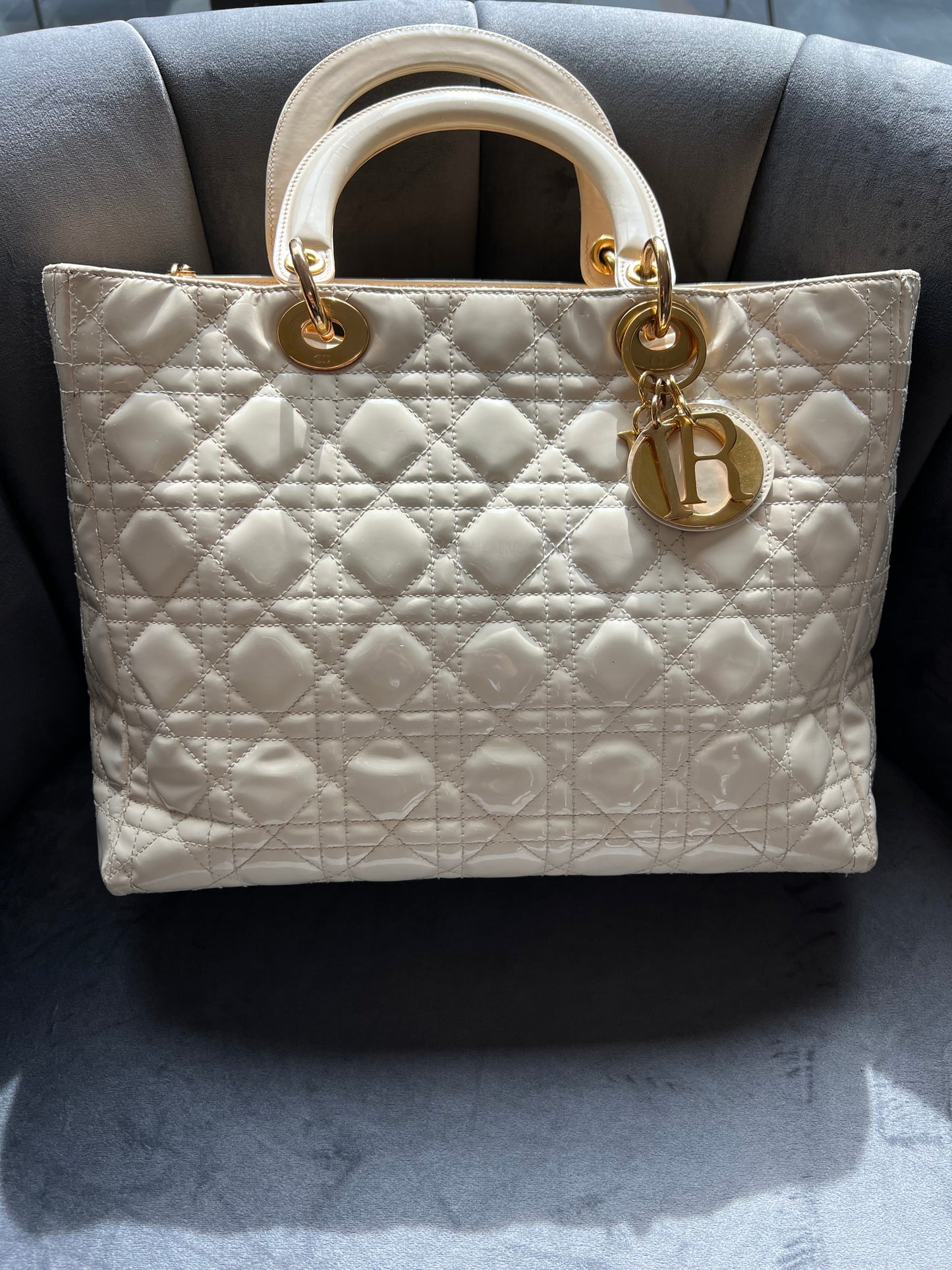 CHRISTIAN DIOR Patent Cannage Large Lady Dior Ivory