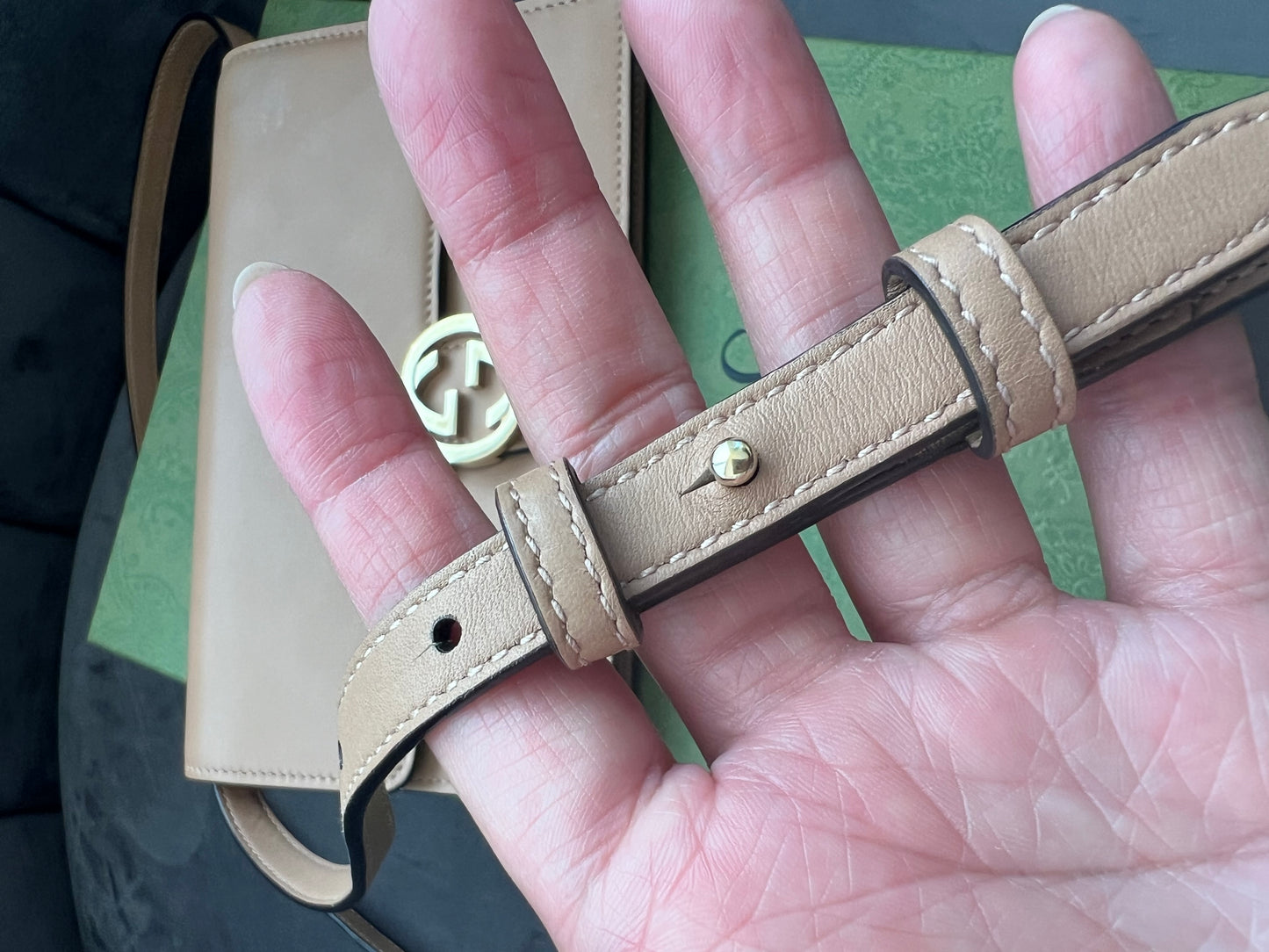Gucci Icon Camelia wallet on chain