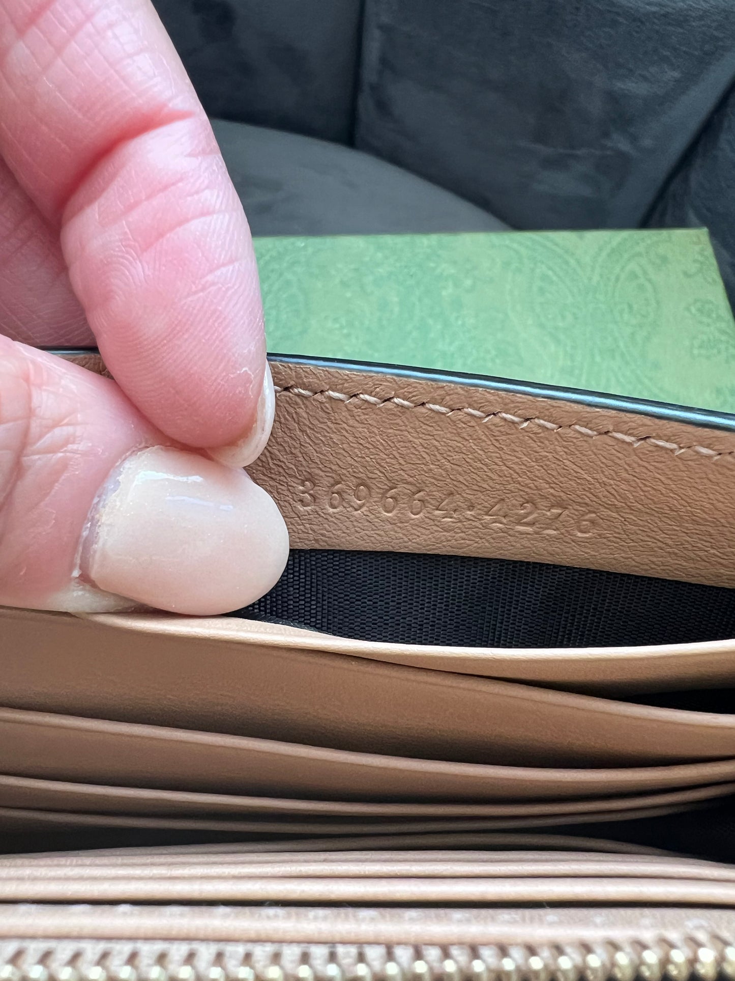 Gucci Icon Camelia wallet on chain