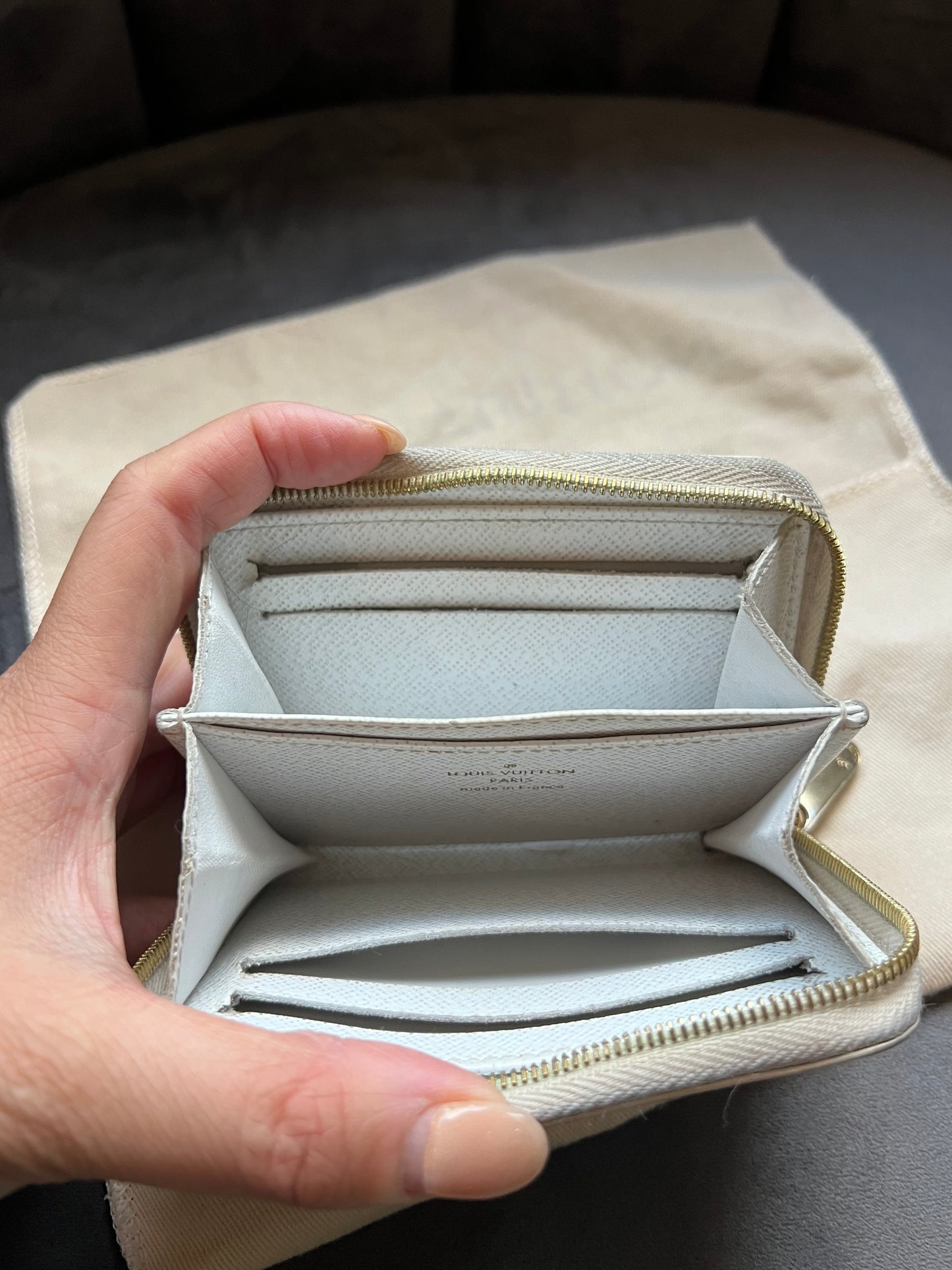 LOUIS VUITTON Love Lock Zippy Wallet White Epi Leather