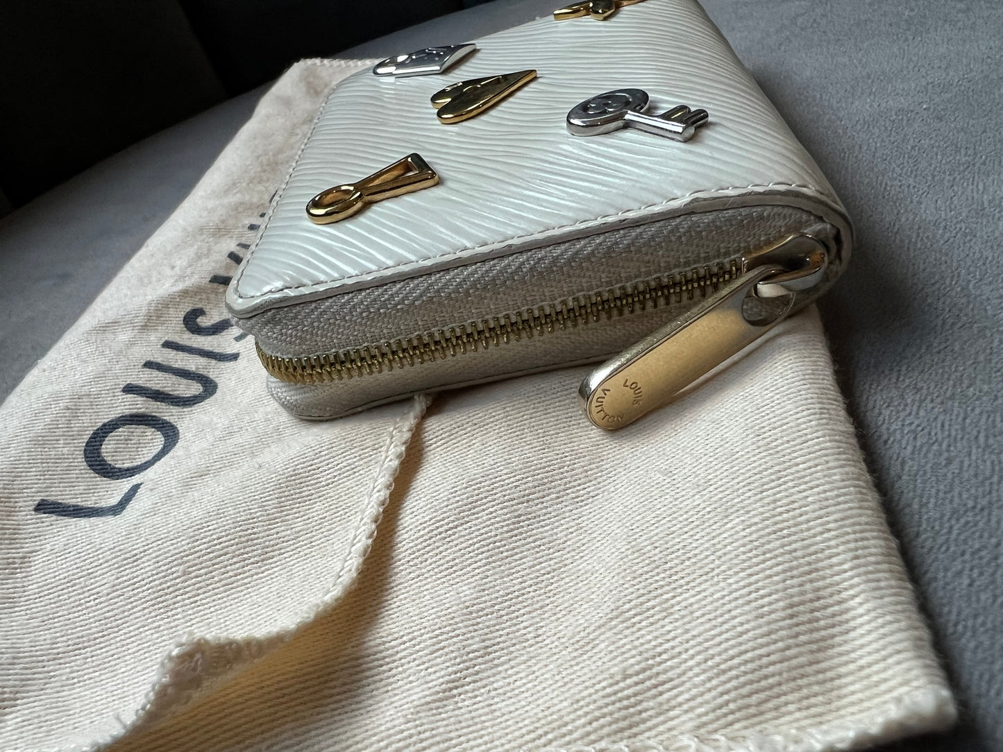 LOUIS VUITTON Love Lock Zippy Wallet White Epi Leather
