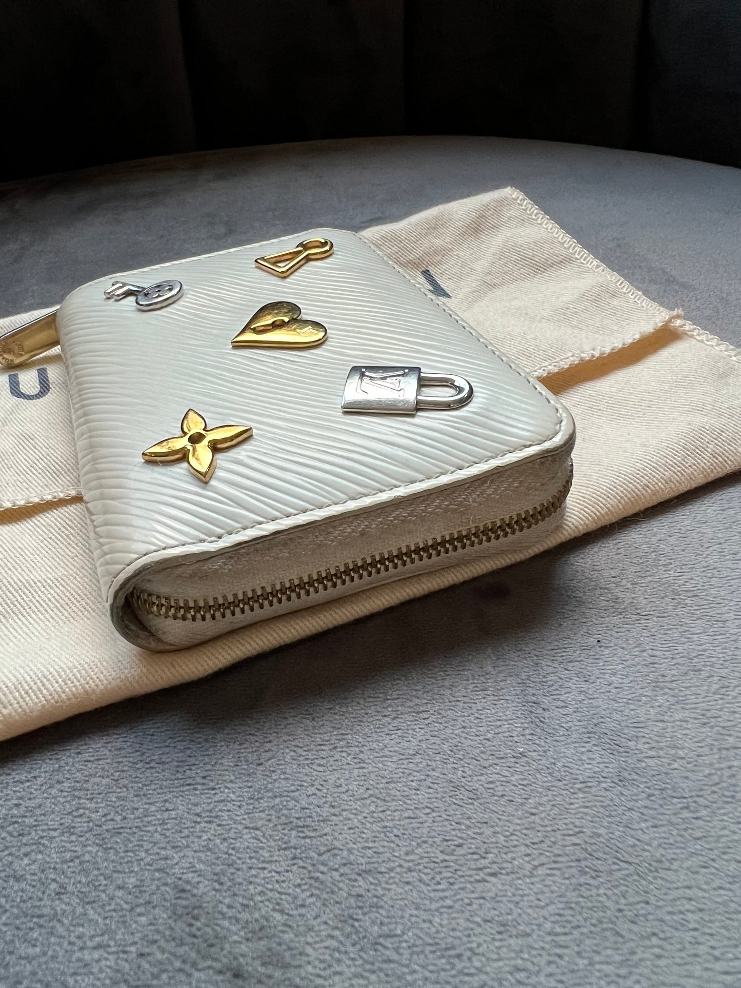 LOUIS VUITTON Love Lock Zippy Wallet White Epi Leather