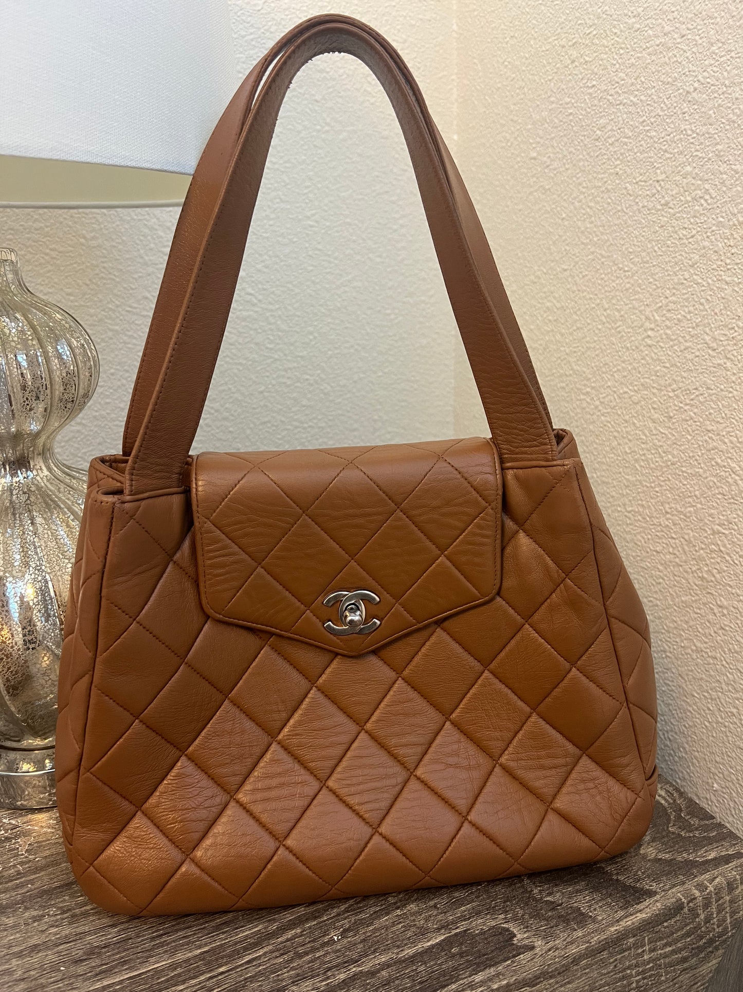 Chanel Kelly vintage turn lock shoulder bag