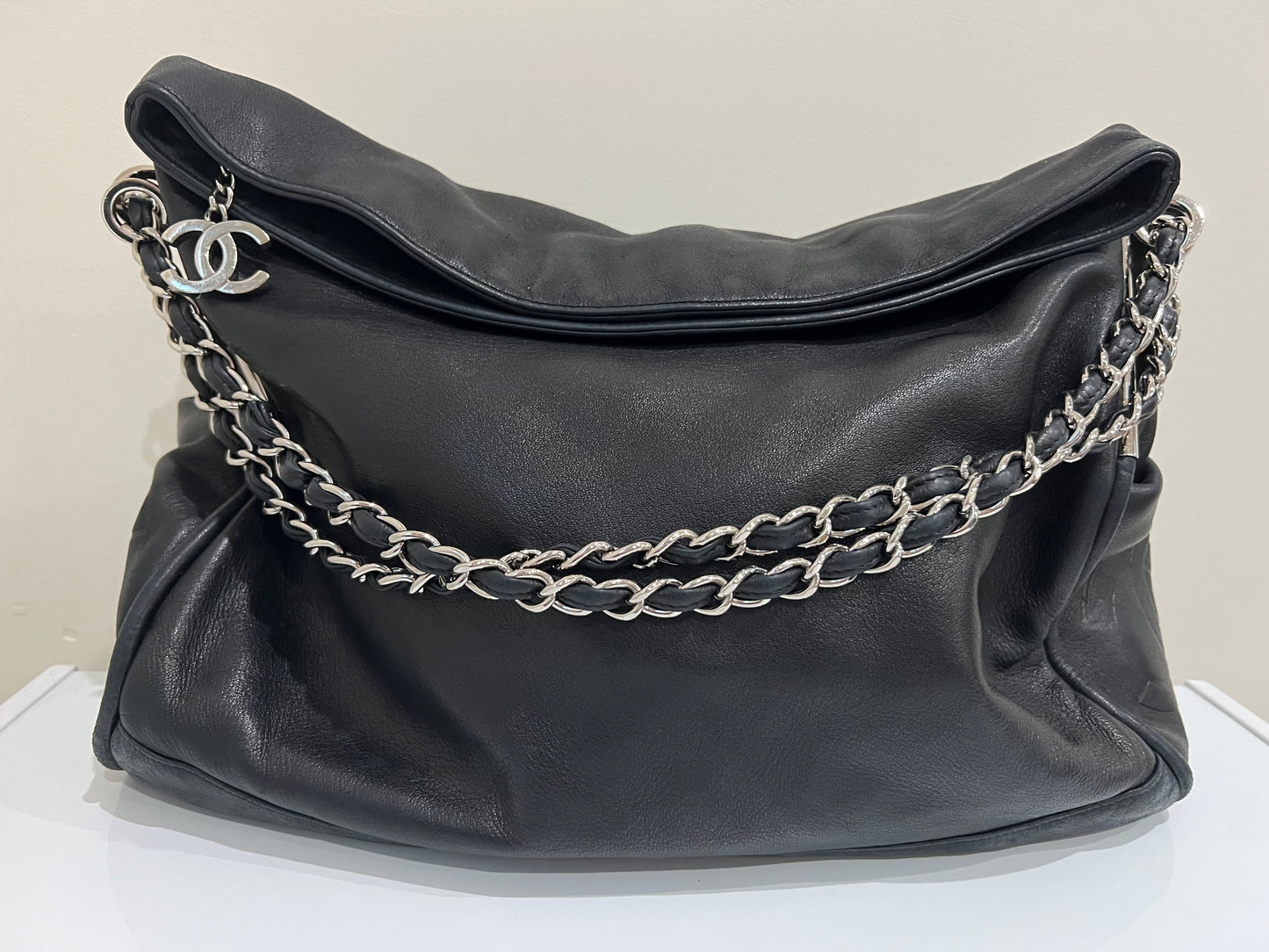Final sale price - CHANEL Lambskin Ultimate Soft Hobo Tote in Black