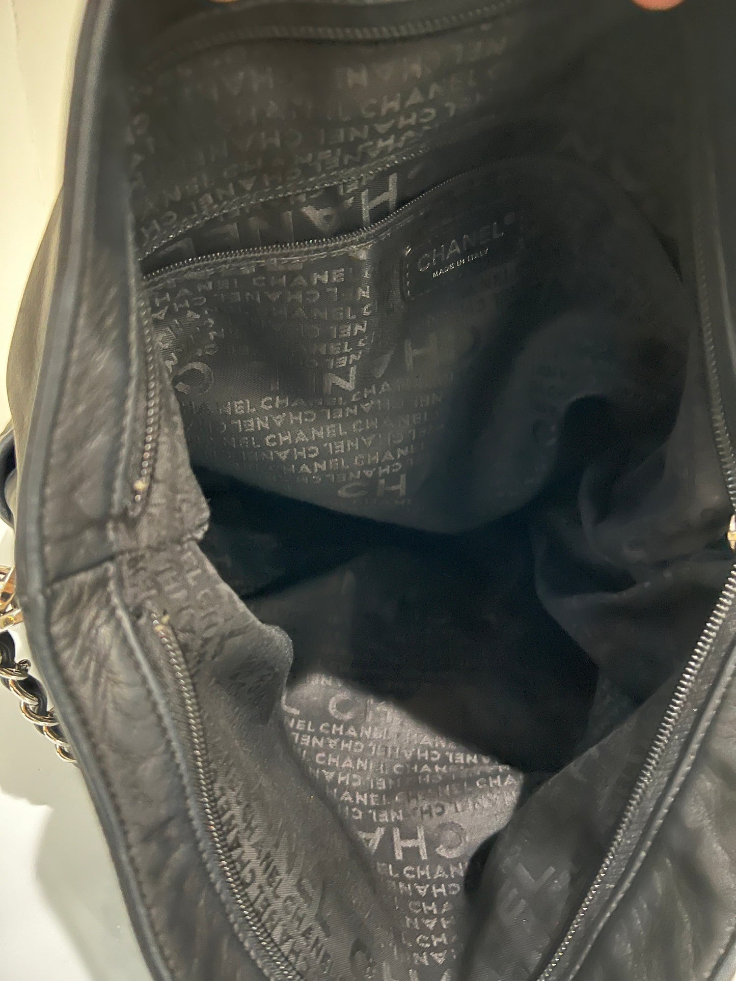 Final sale price - CHANEL Lambskin Ultimate Soft Hobo Tote in Black