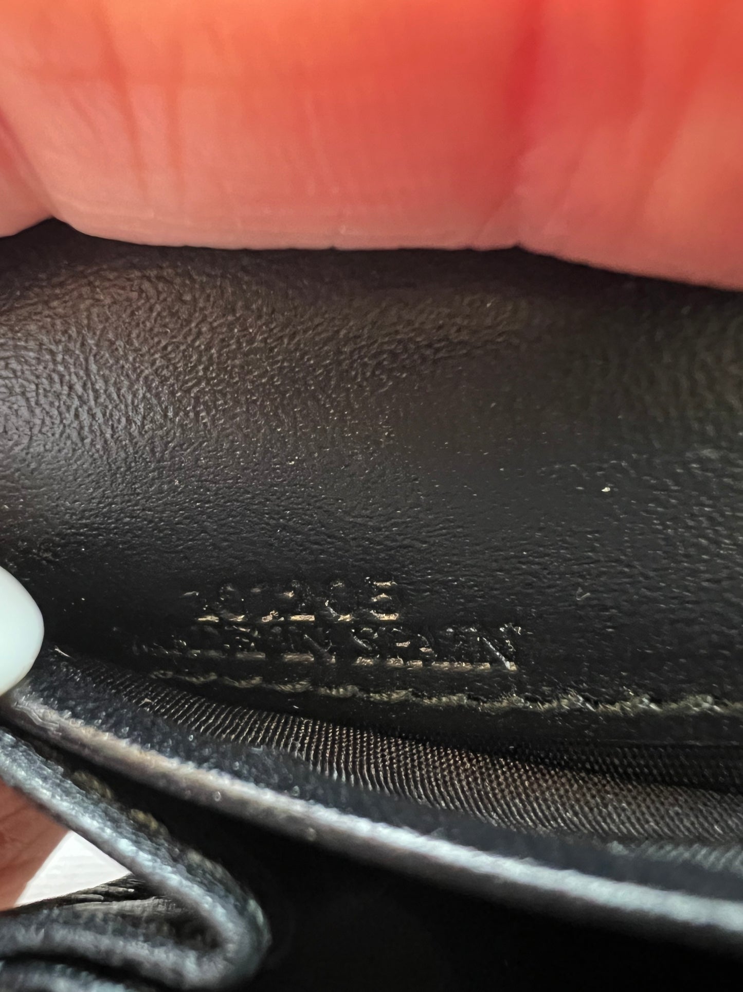 Loewe anagram wallet on chain