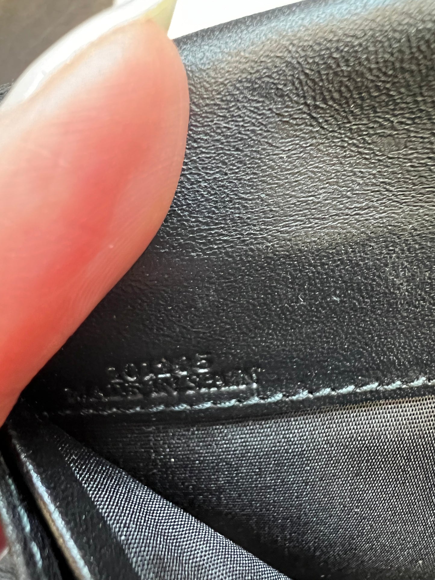 Loewe anagram wallet on chain