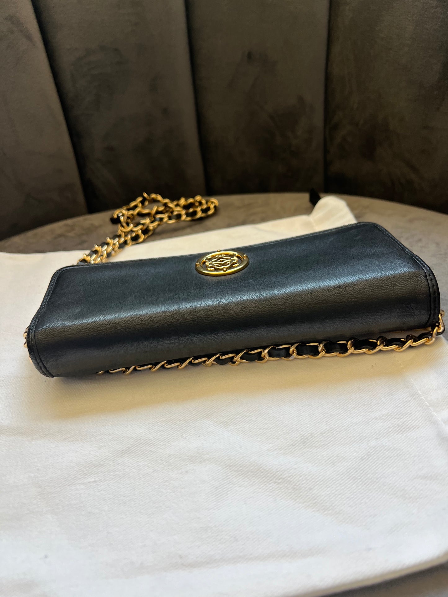Loewe anagram wallet on chain