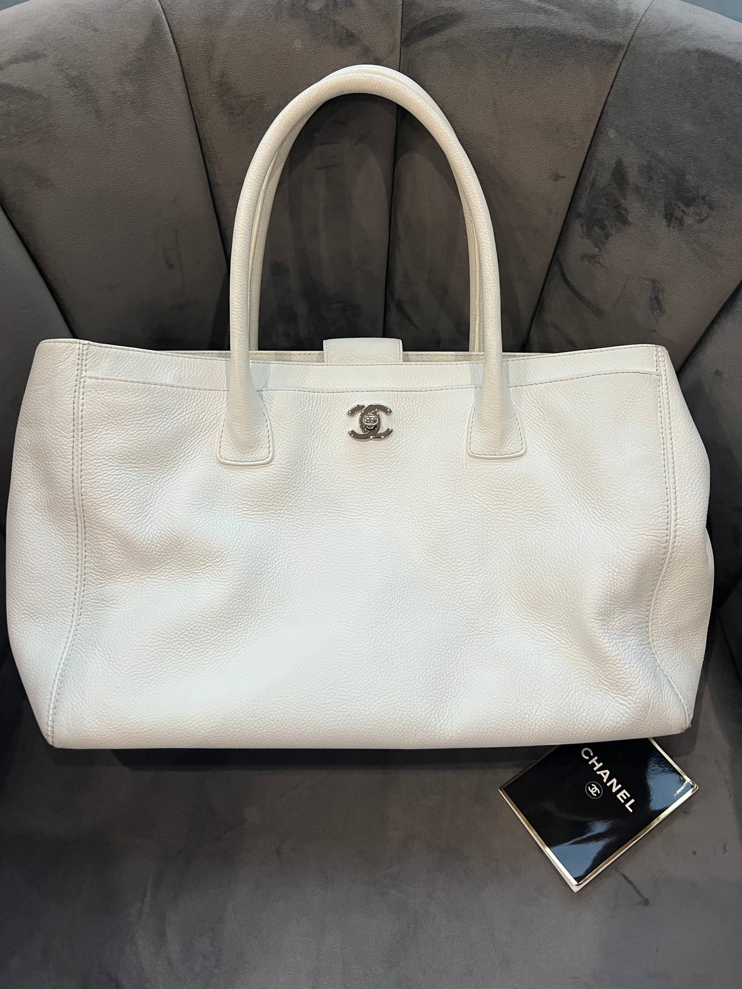 Chanel Exec Cerf Tote bag