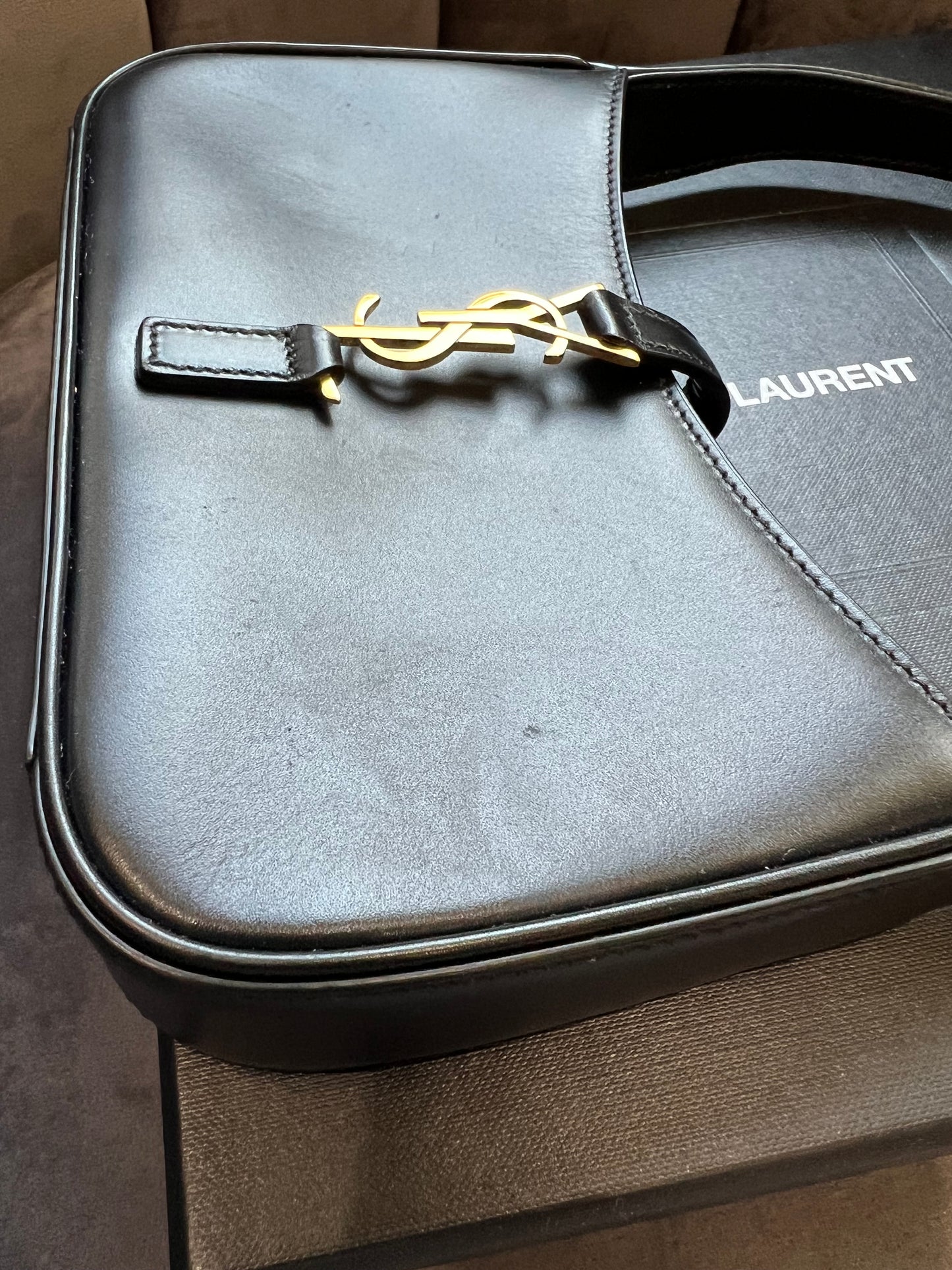 Yves Saint Laurent Le 5 A 7 Hobo Bag