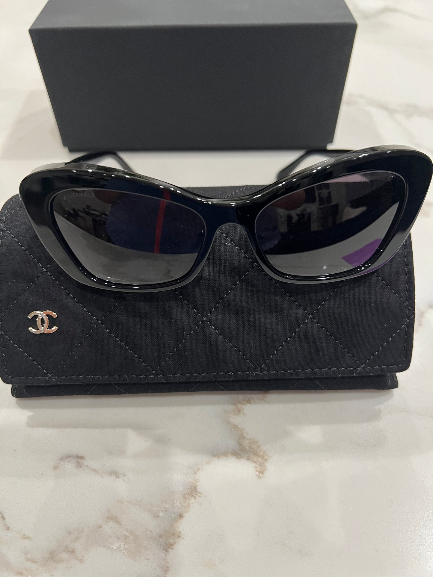 CHANEL Acetate Pearl Cat Eye CC Sunglasses