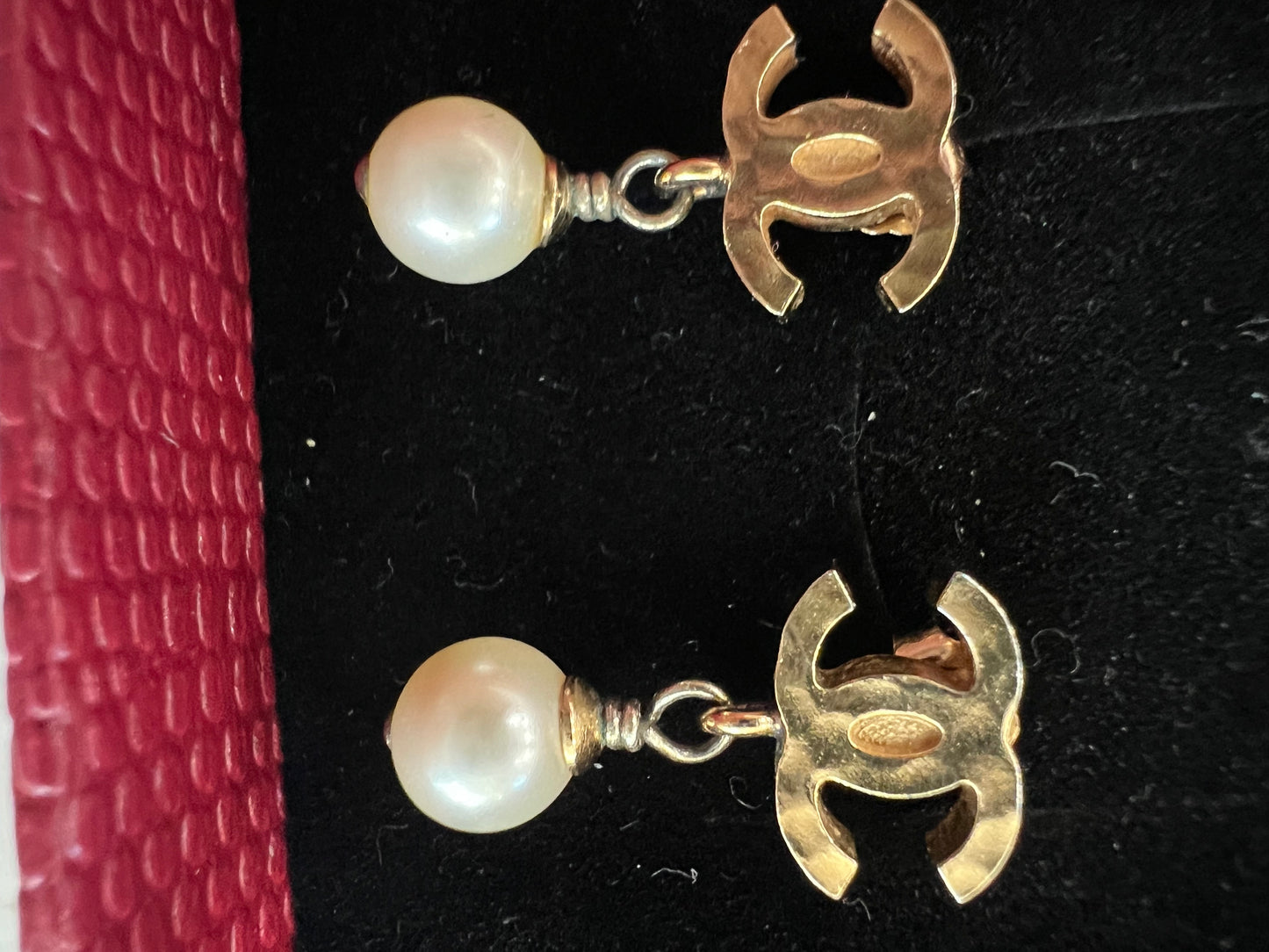 Vintage Chanel CC pearl drop earrings