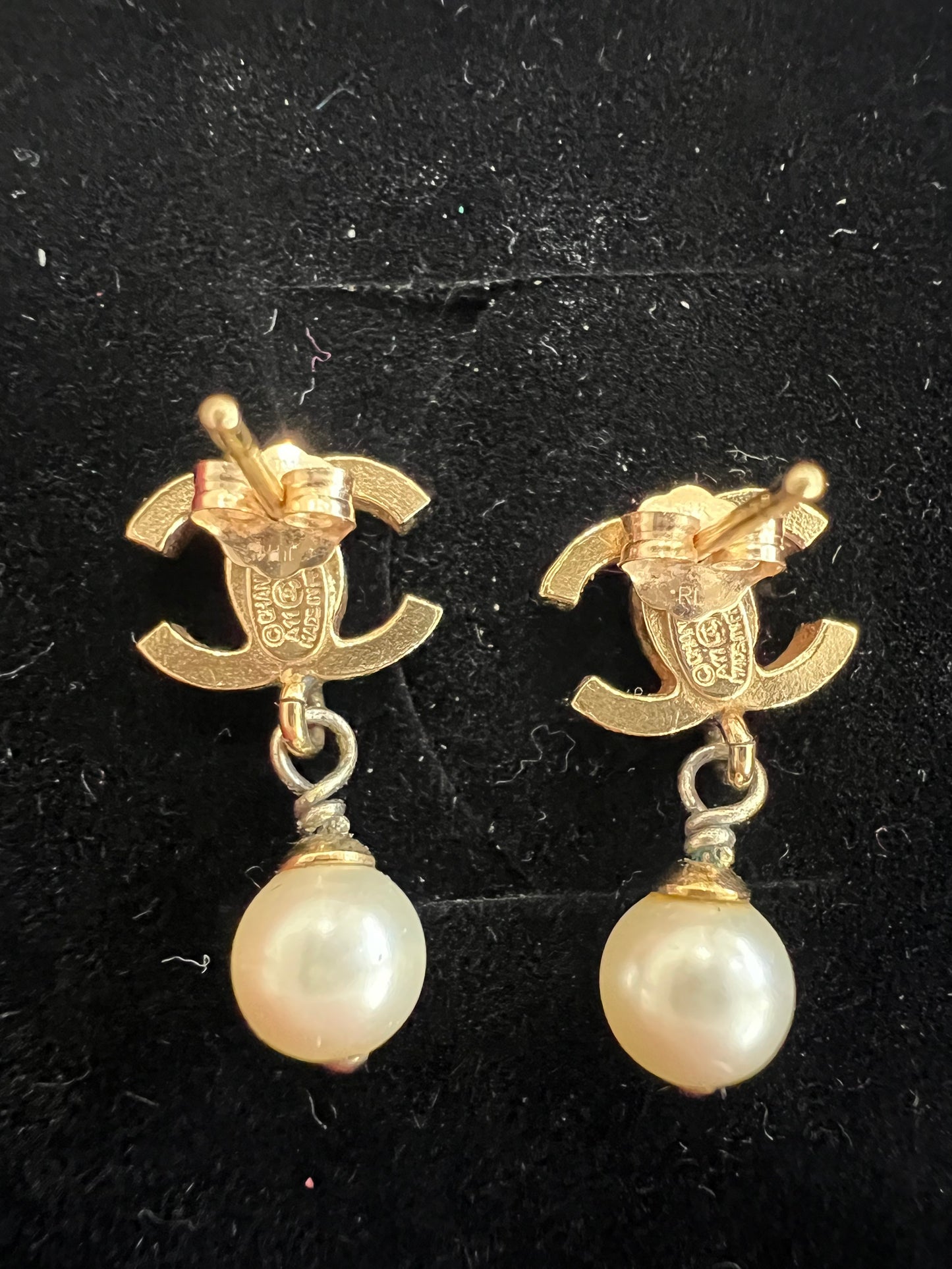 Vintage Chanel CC pearl drop earrings