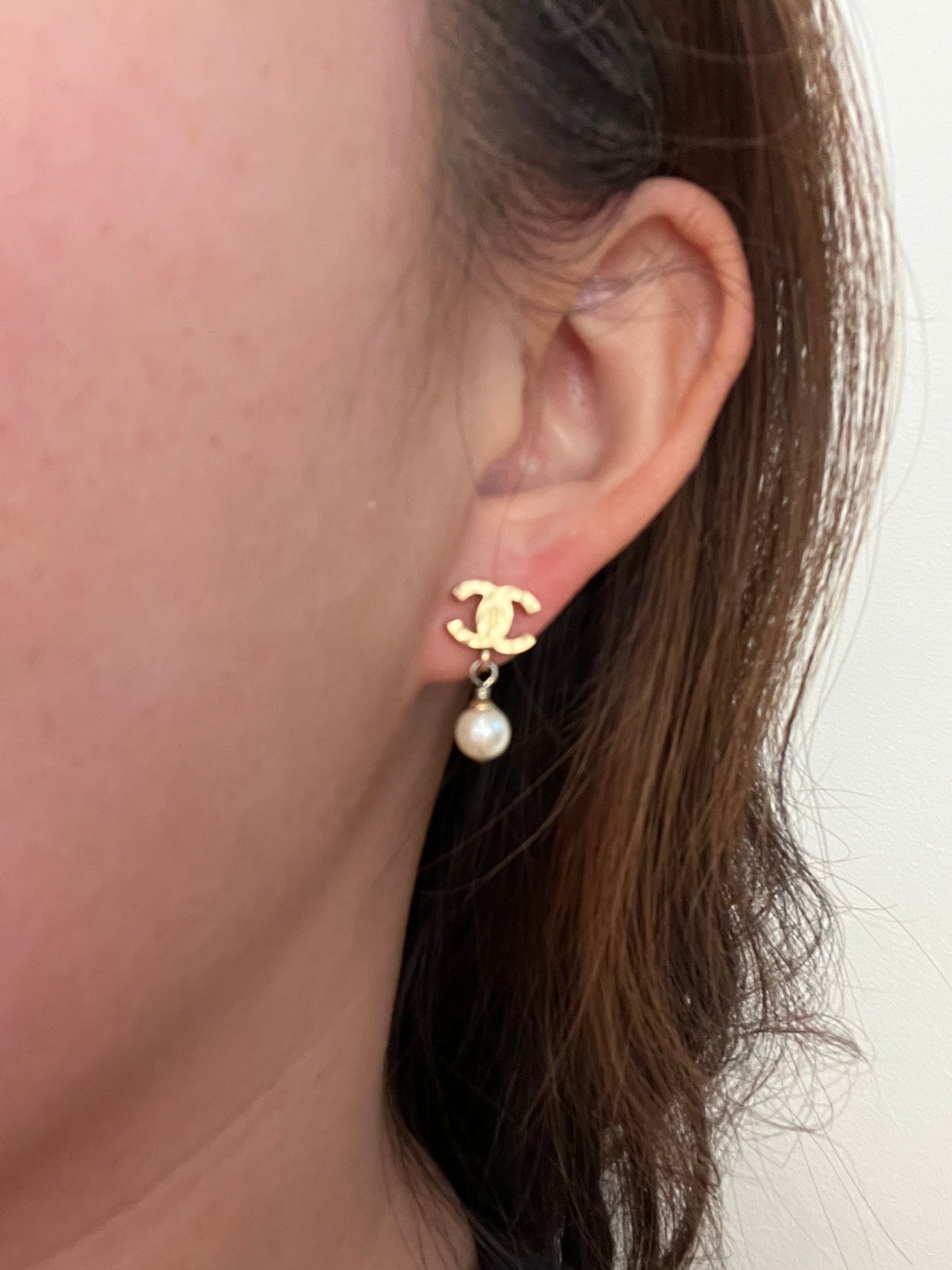 Vintage Chanel CC pearl drop earrings