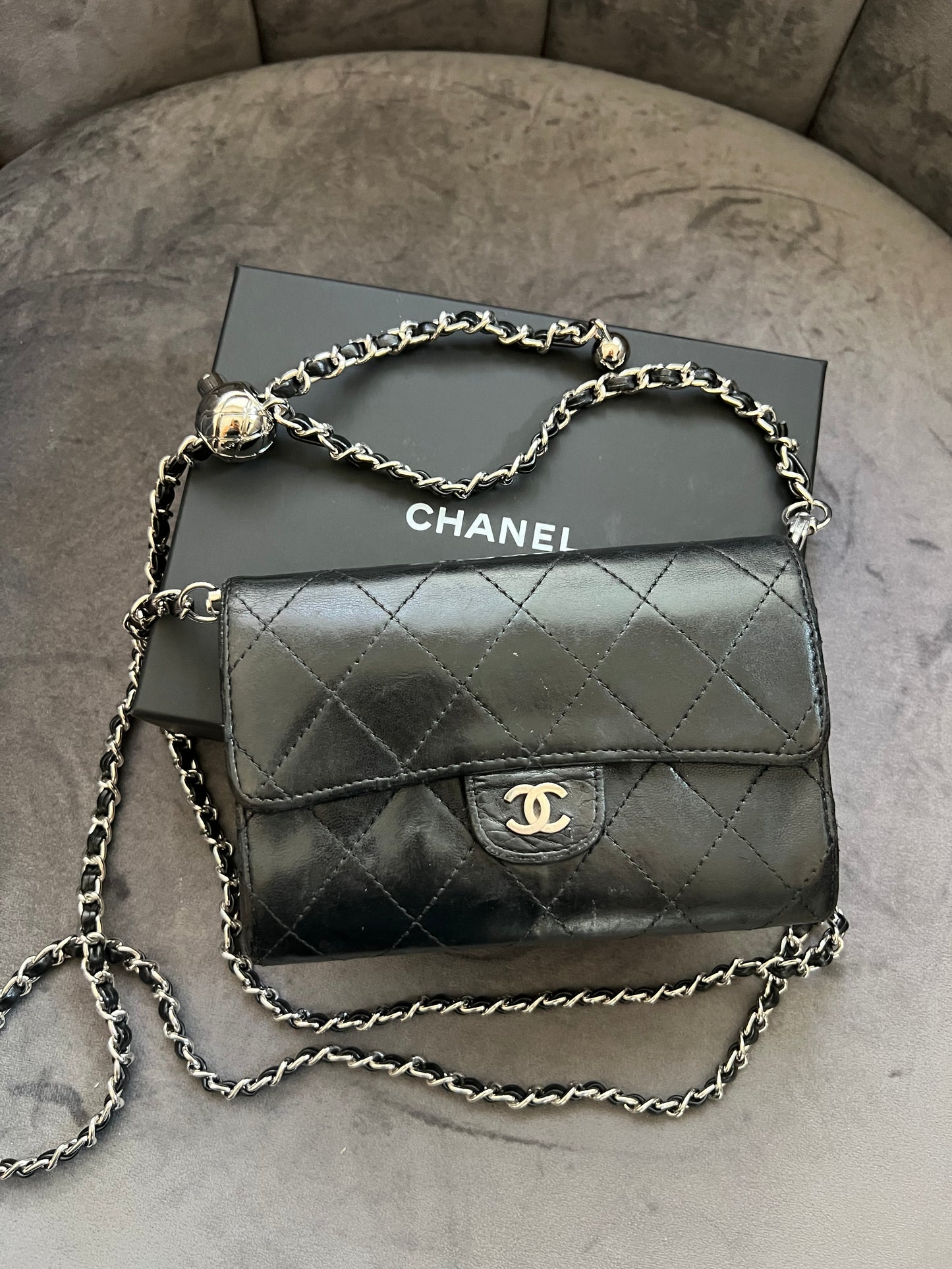 CHANEL Matelasse gusseted flap wallet on chain
