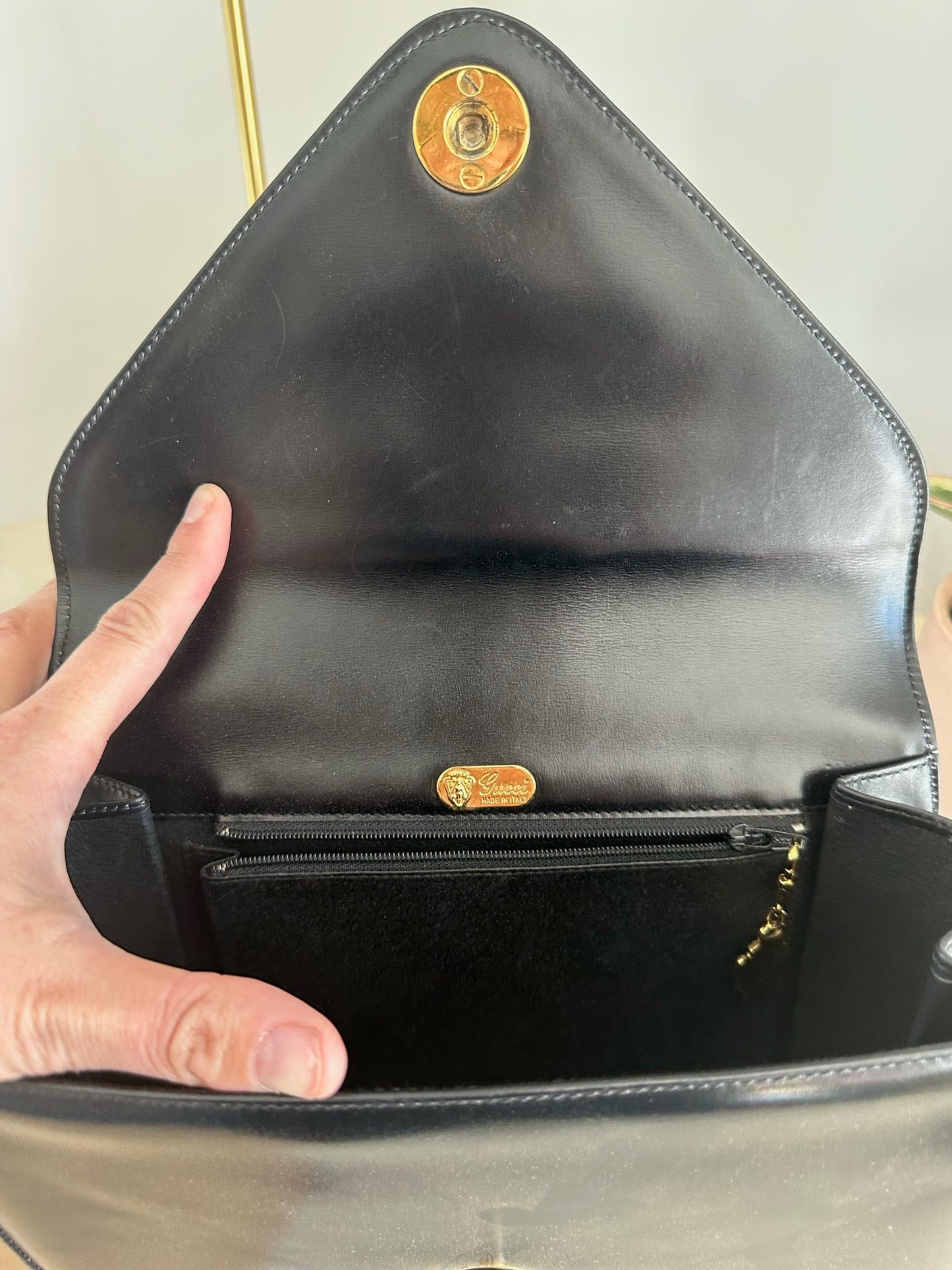 Vintage Gucci Black Crossbody with adjustable straps