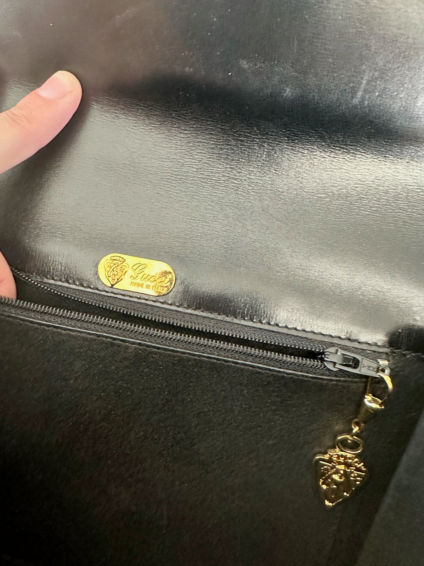 Vintage Gucci Black Crossbody with adjustable straps