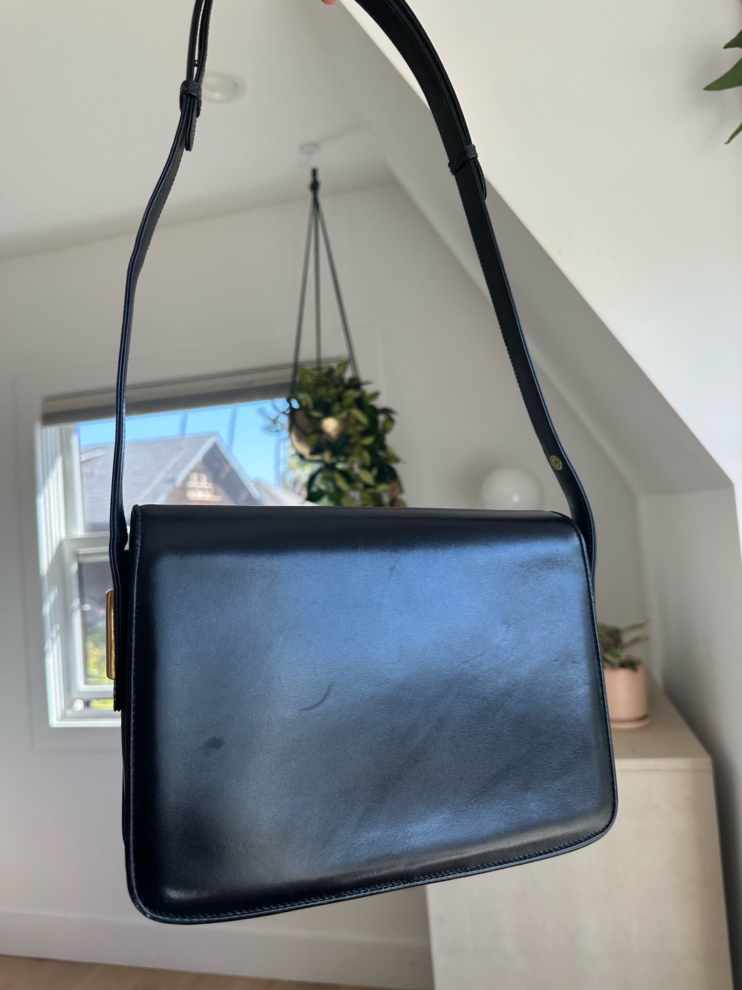 Vintage Gucci Black Crossbody with adjustable straps