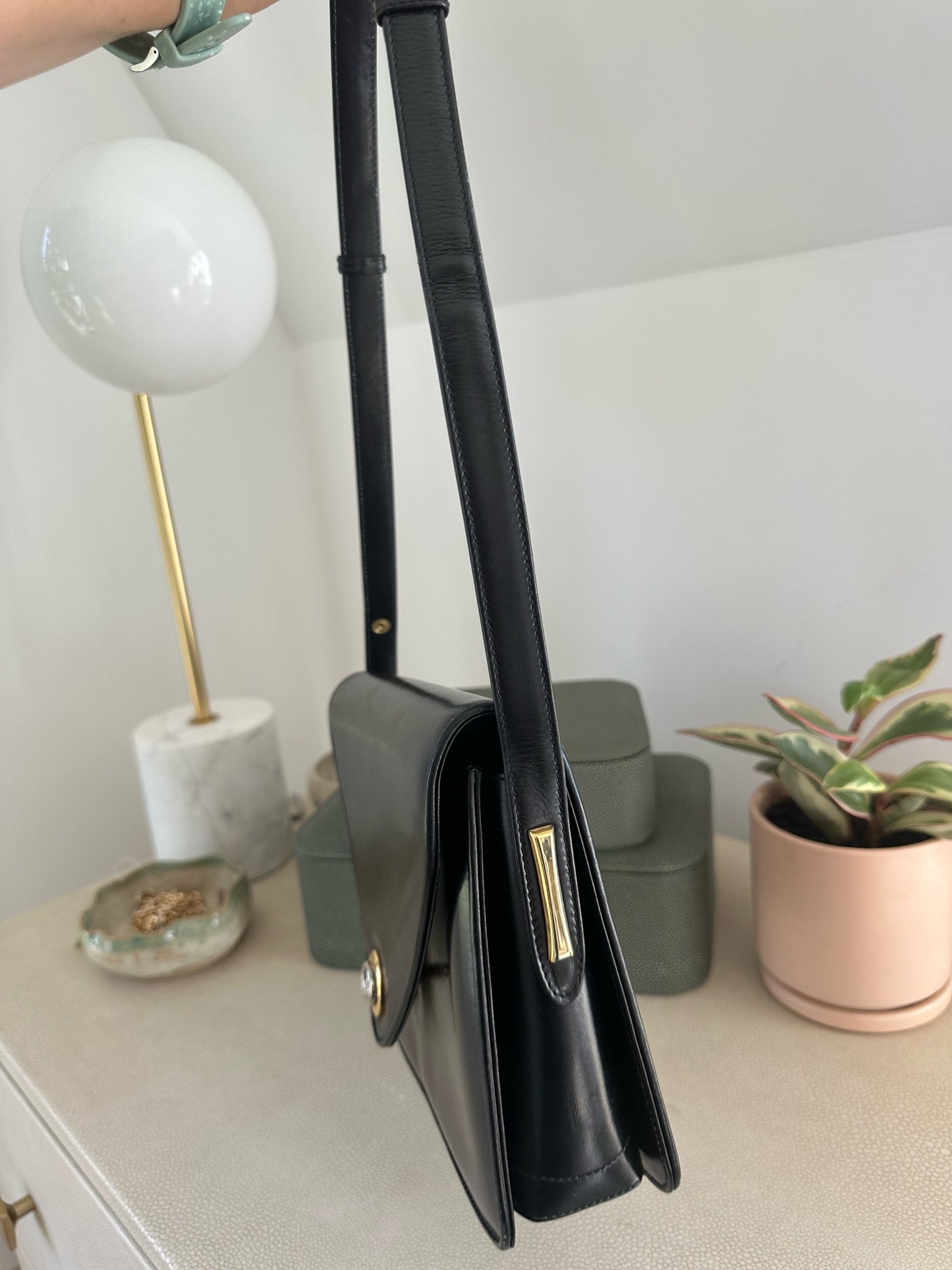 Vintage Gucci Black Crossbody with adjustable straps