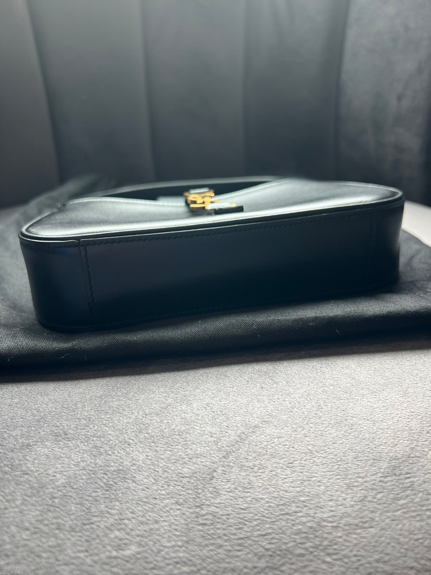 Yves Saint Laurent Le 5 A 7 Hobo Bag