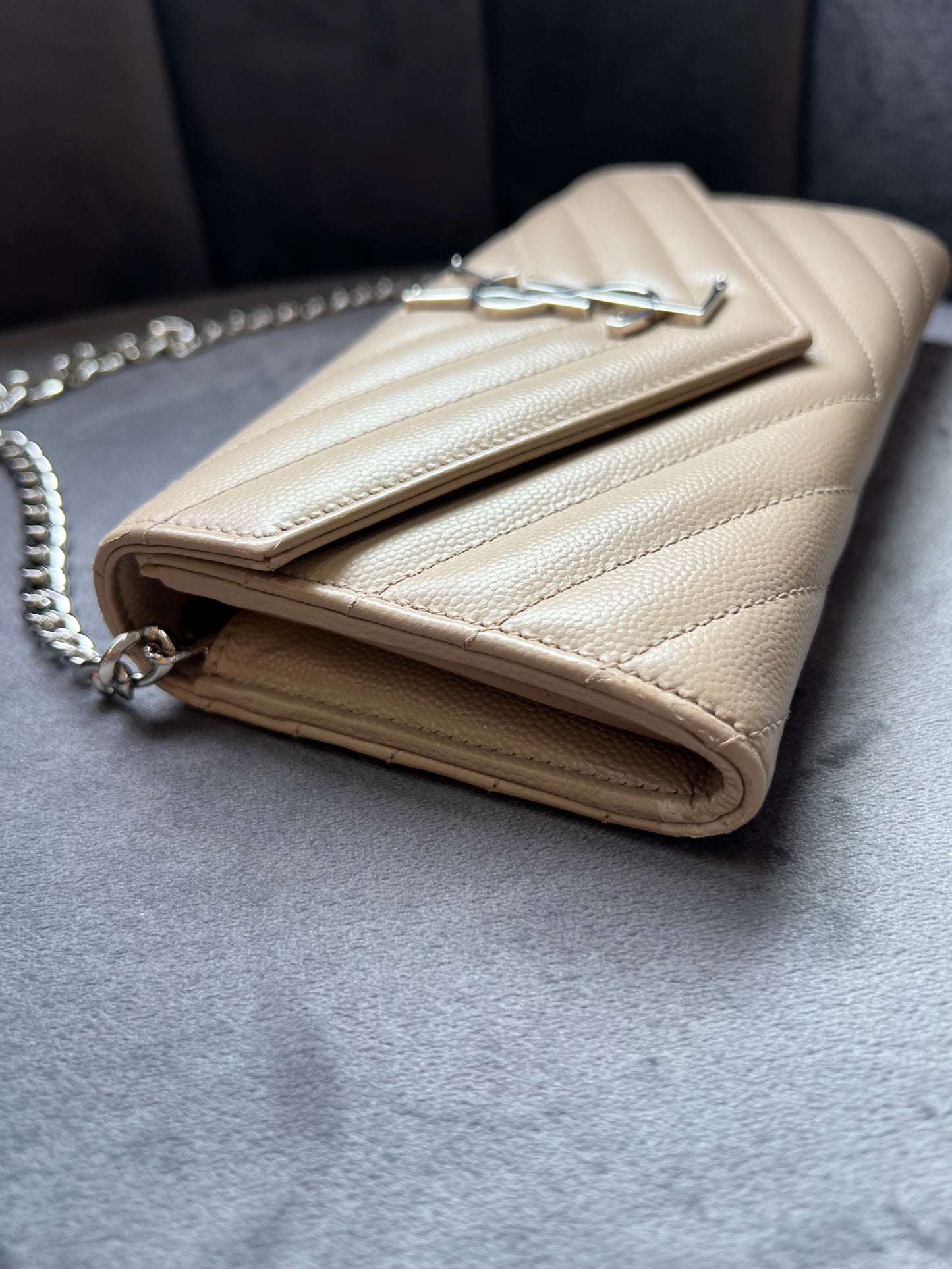 Beige YSL cassandre wallet on chain
