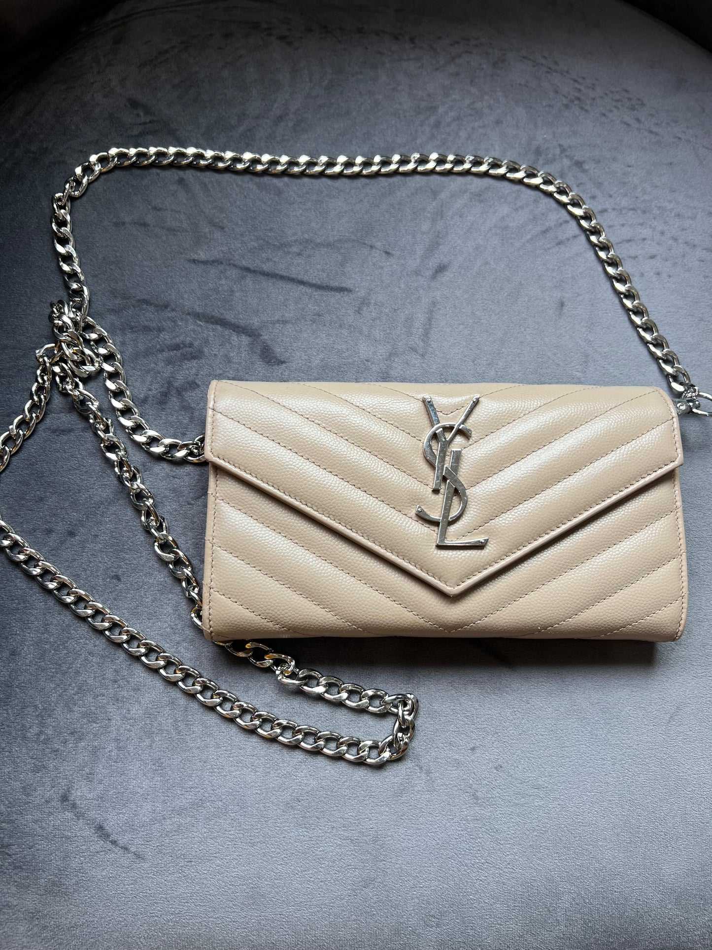 Beige YSL cassandre wallet on chain
