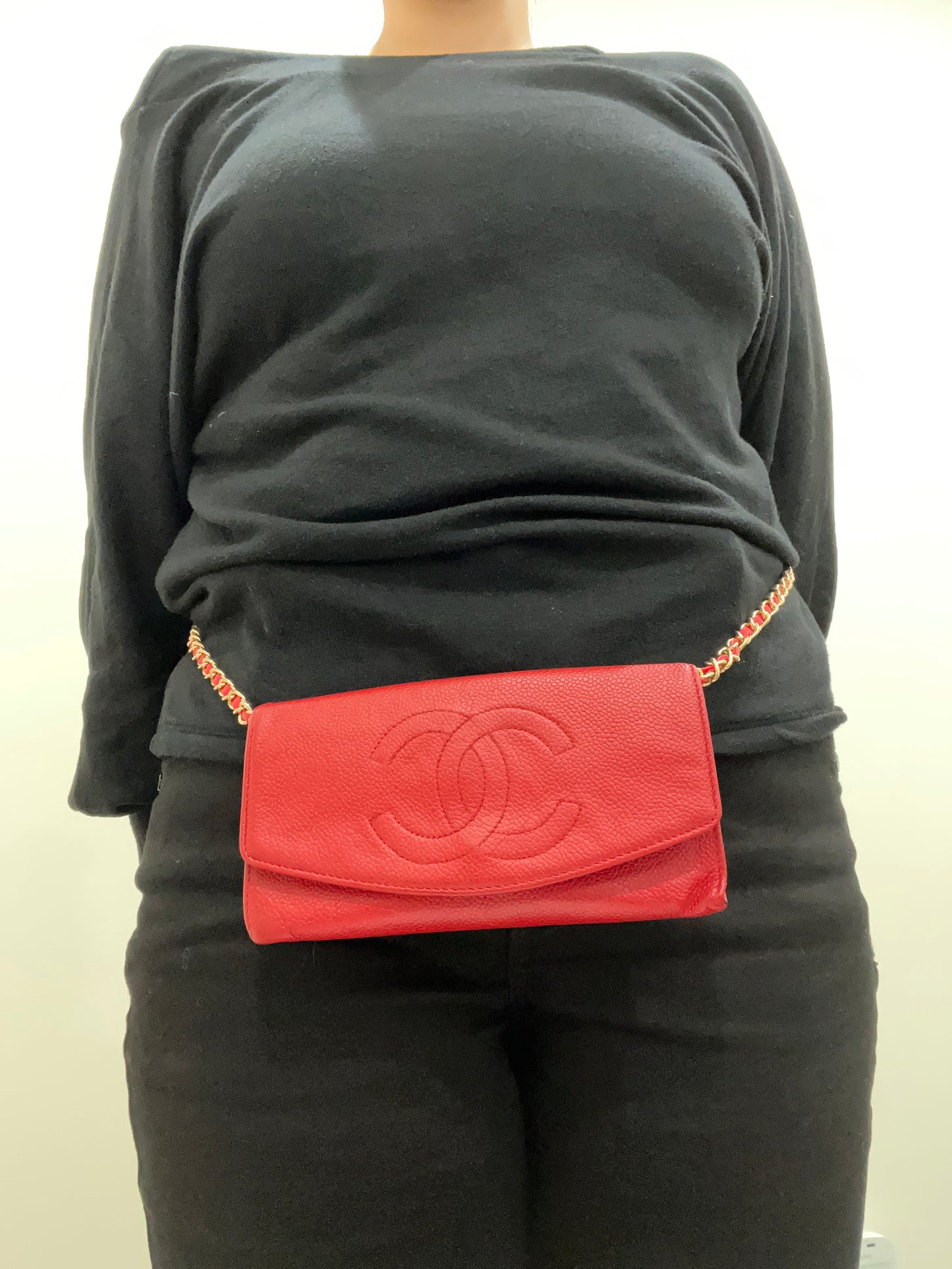 Chanel Caviar Red wallet on chain