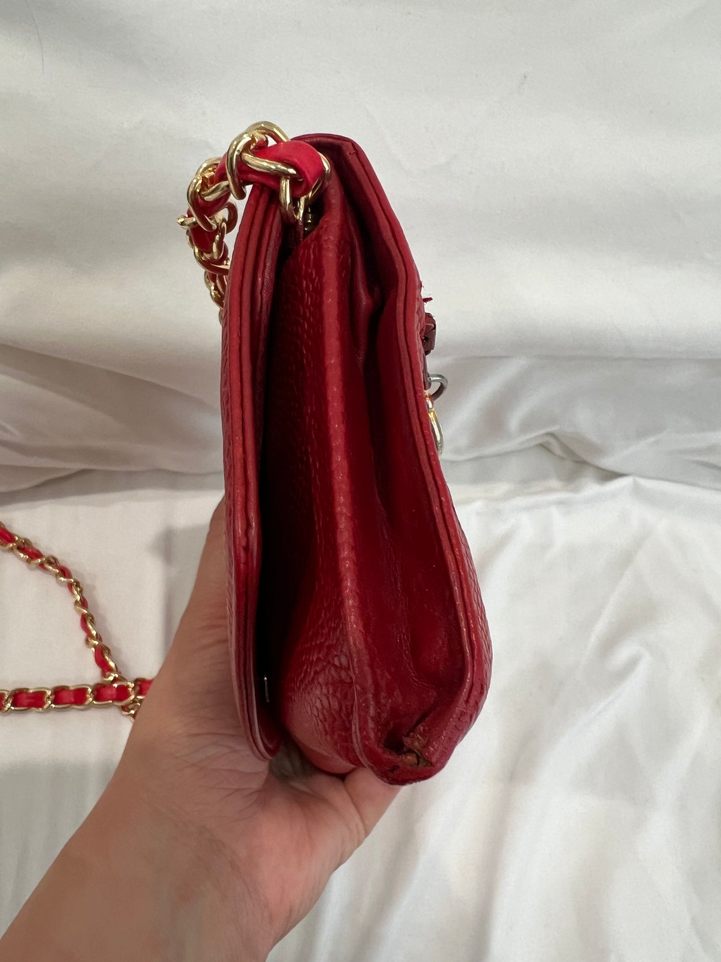 Chanel Caviar Red wallet on chain