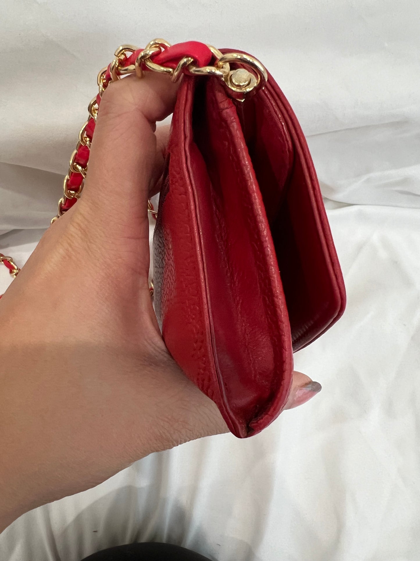 Chanel Caviar Red wallet on chain