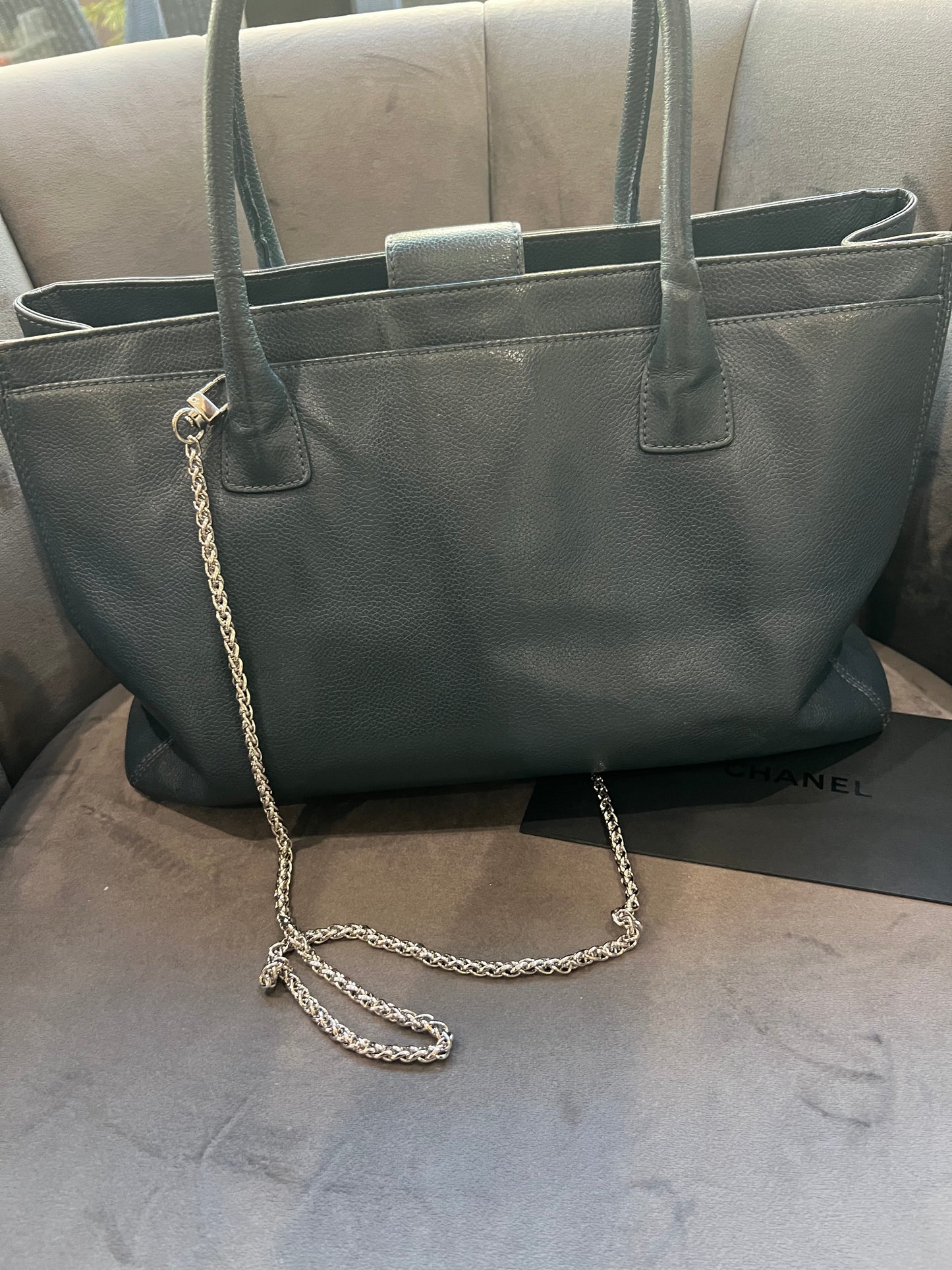 CHANEL Executive Cerf Tote