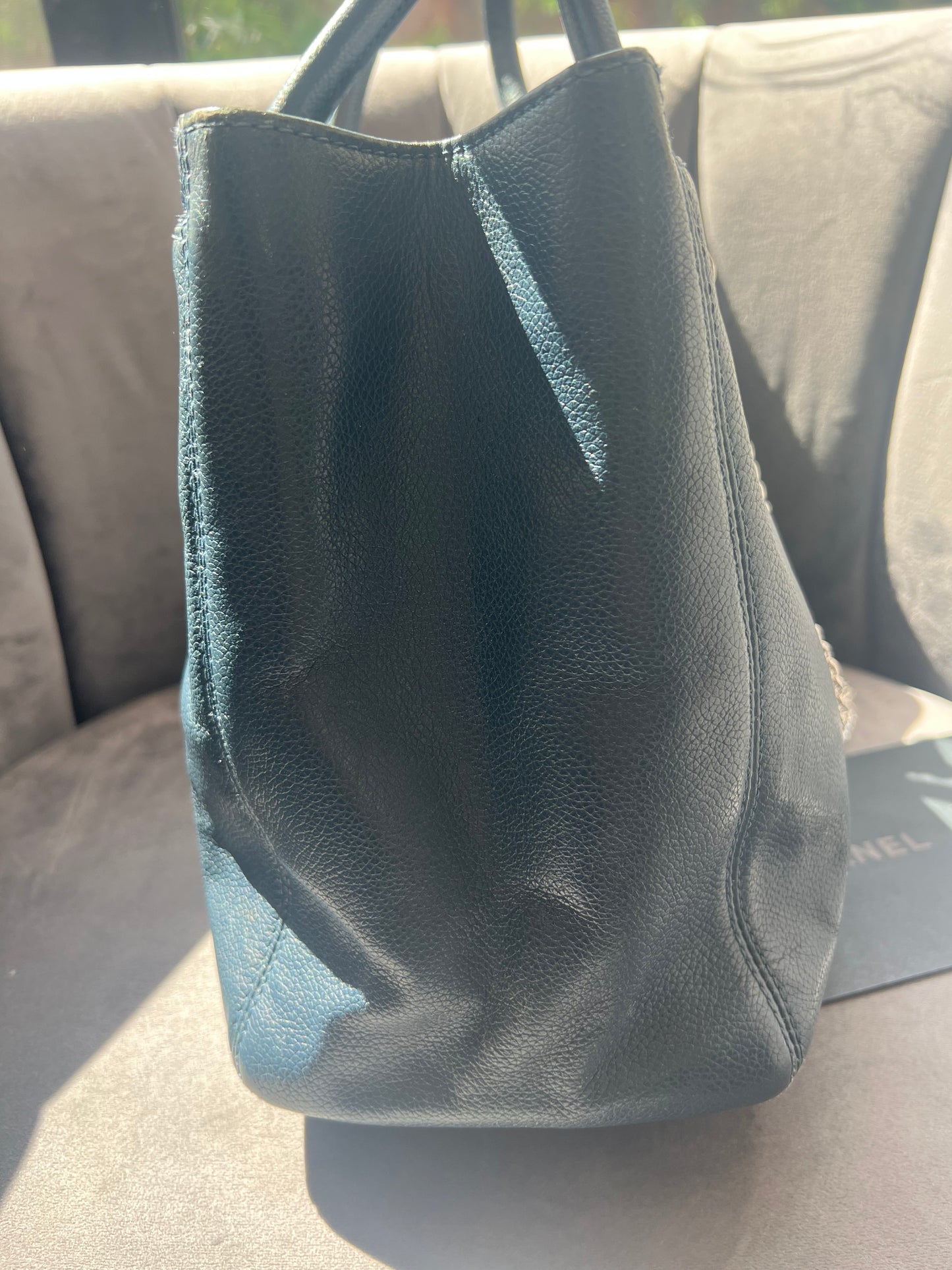 CHANEL Executive Cerf Tote