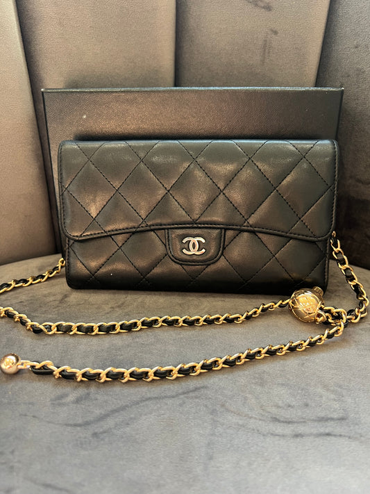 Matelasse quilted Chanel timeless wallet on chain